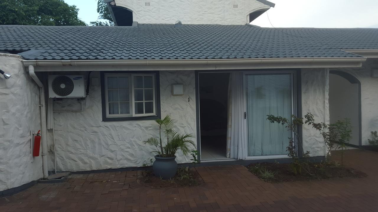 Old N New Bed & Breakfast Umhlanga Exterior photo